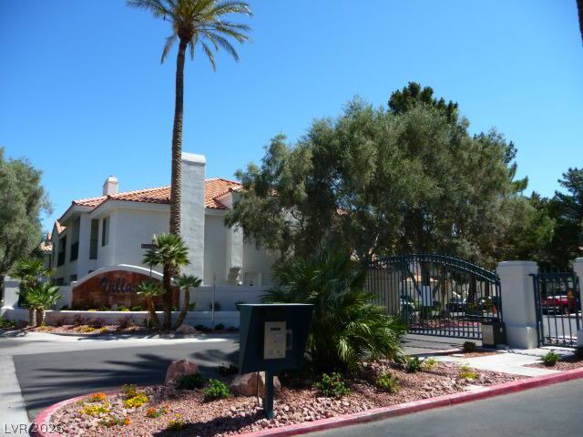 7605 Rolling View Dr Unit 101