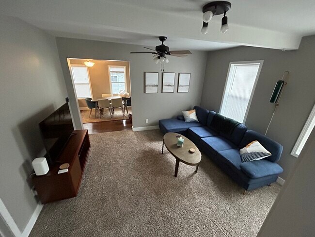 Photo - 619 Charles Ave SE