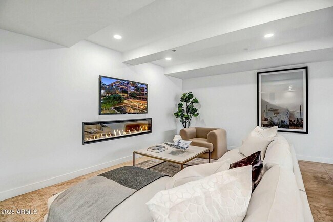 Photo - 7121 E Rancho Vista Dr Unidad 5011