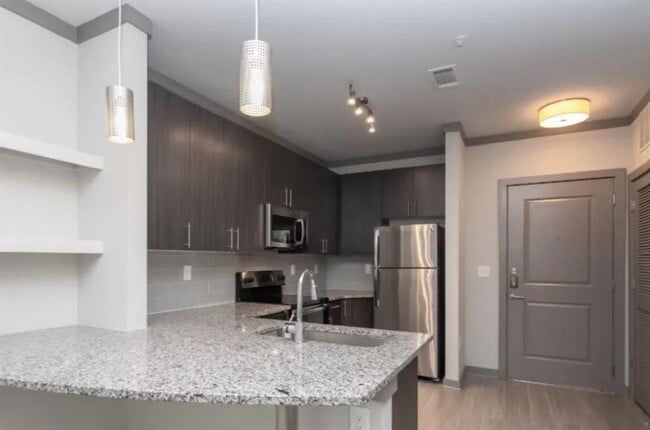 Photo - 185 Cliftwood Dr NE Unit 115