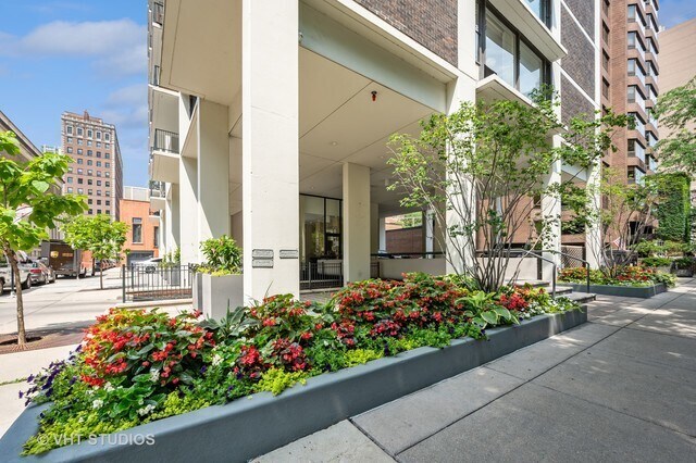 Photo - 1400 N State Pkwy