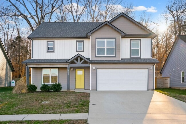 Building Photo - Pet Friendly Four Bedroom!