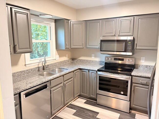 6813 Glendower Rd Unidad A
