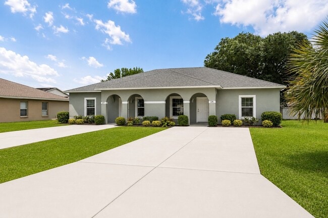 Building Photo - 677 Royalty Ct