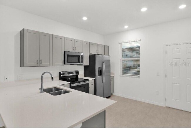 Photo - 2025 Viewfinder St