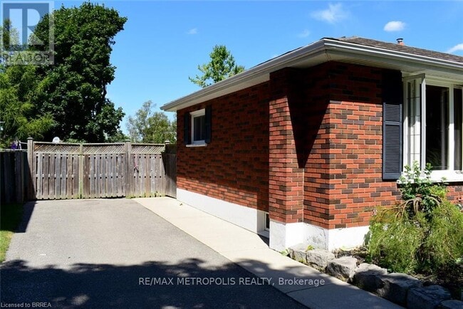 Photo - 5 McCammon St