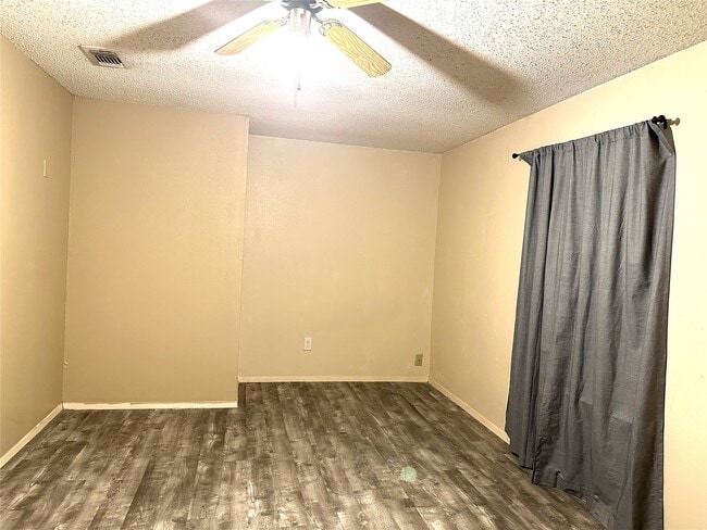 614 Live Oak Dr