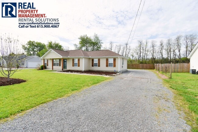Photo - Adorable 3 bedroom home in Murfreesboro! Attached garage and fenced in yard!