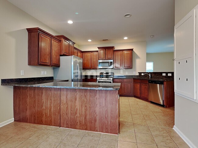 Photo - 183 Charlesfort Way