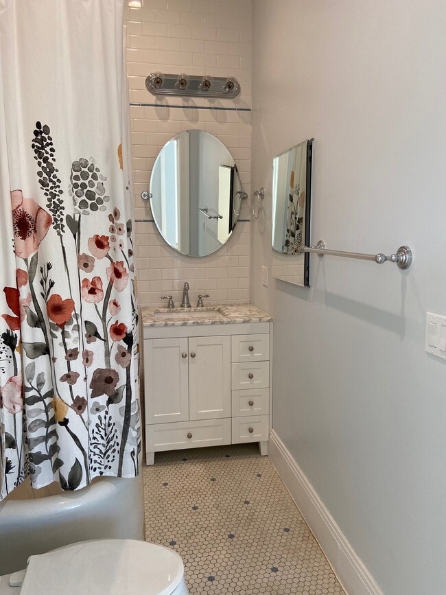 Photo - 847 Castro St Unit 2