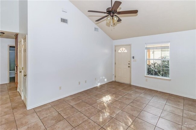 Photo - 15 West Dr Unit 1