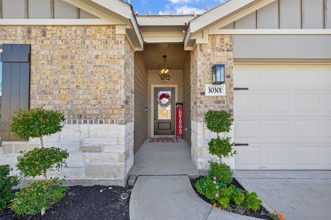 Photo - 30301 Kingston Heath Dr House