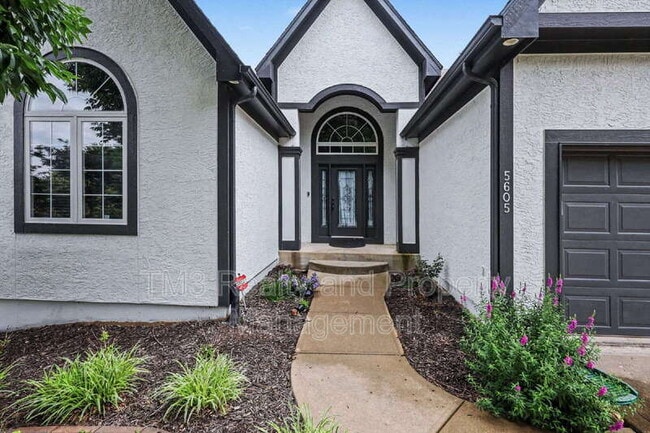 Photo - 5605 NE Coral Dr