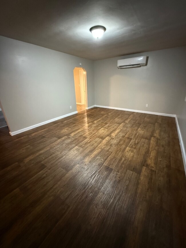 Photo - 1704 Highpoint Ave