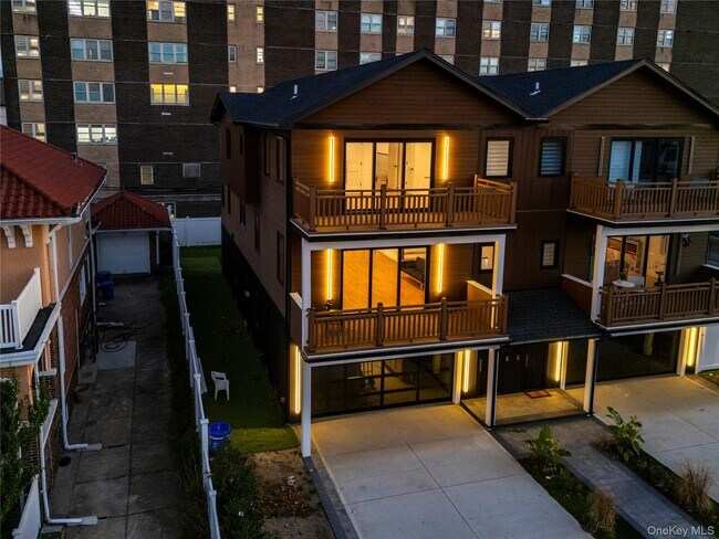 Building Photo - 622 W Penn St Unit A Eastside