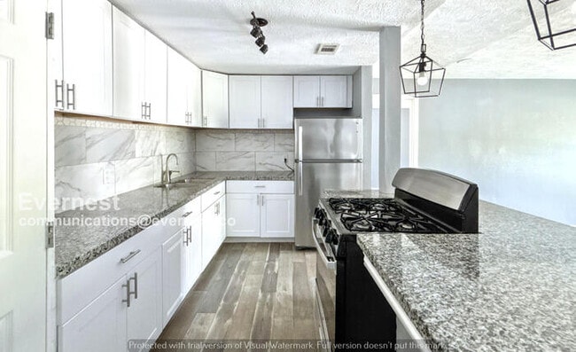 Photo - 2402 Jones Rd