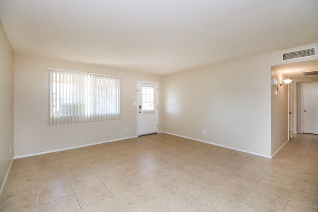 Photo - 3039 S Kenneth Pl