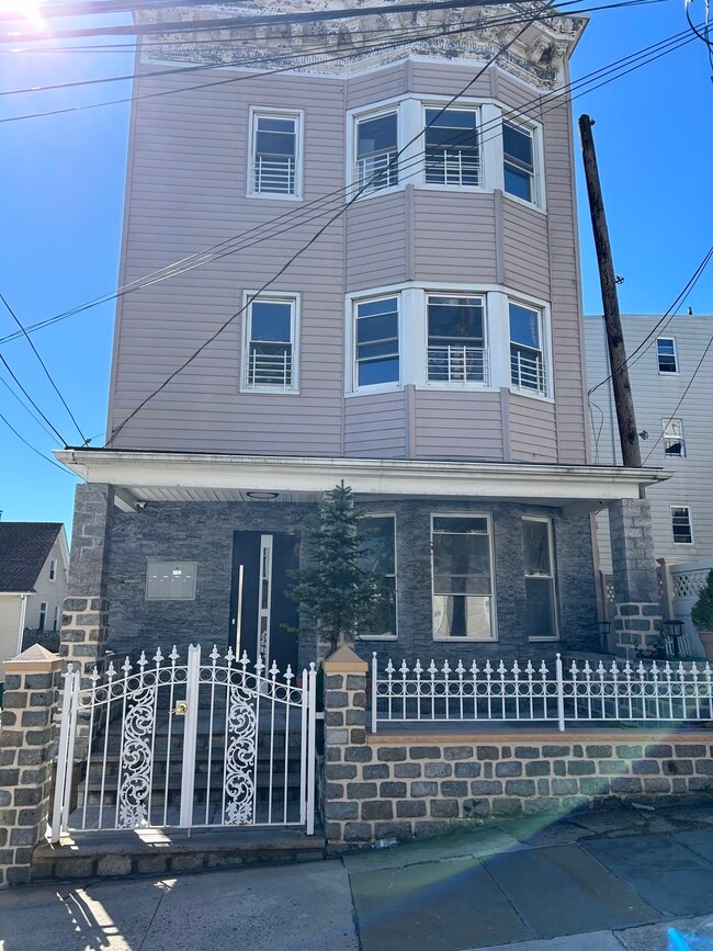 Photo - 118 Convent Pl