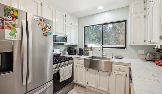 Photo - 2 bedroom condo with garage