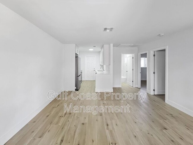 Photo - 518 12th St W Unit A