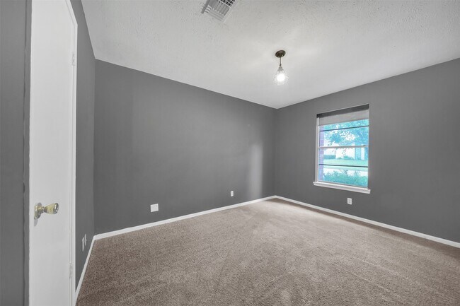 Photo - 14830 Keelby Dr