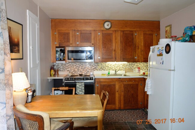 Photo - 616 Thames St
