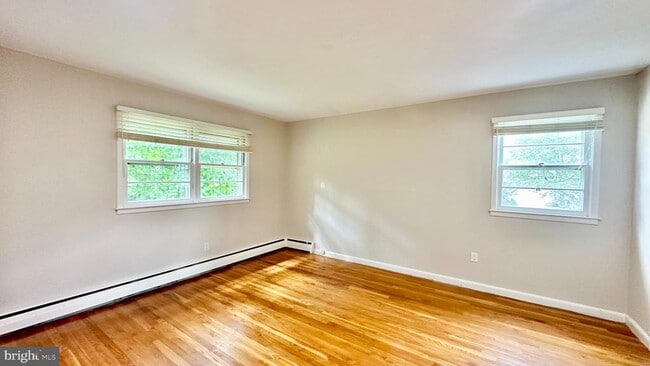 Photo - 396 Riverside Dr