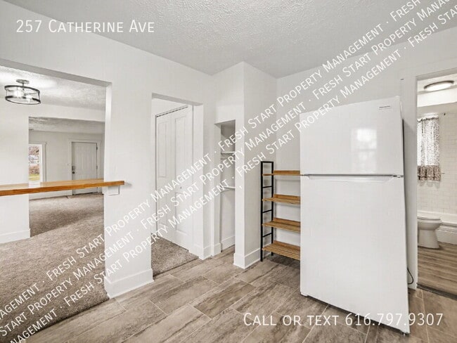 Photo - 257 Catherine Ave