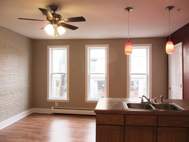 26 Alfred St Unit 201