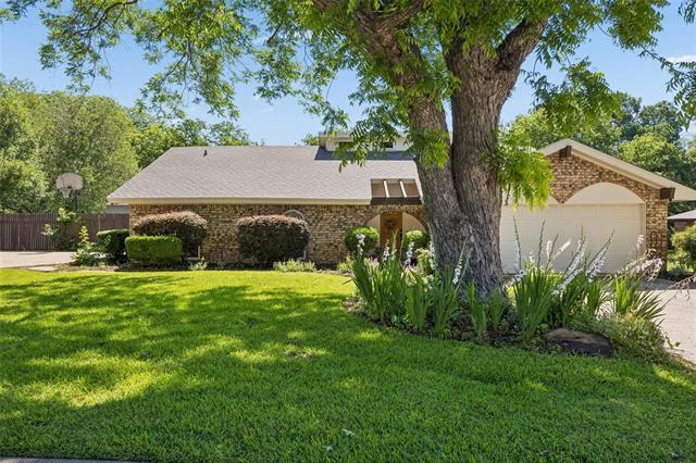 Photo - 1203 Oakwood Trail