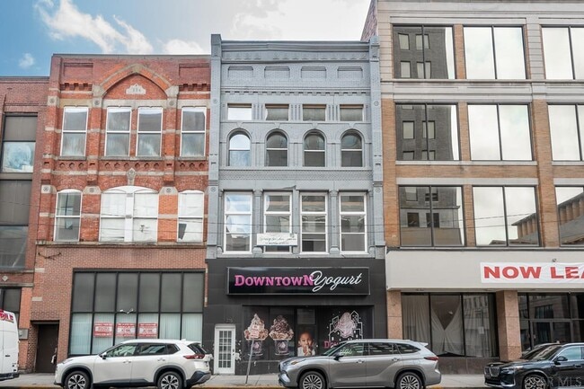 Building Photo - 215 Franklin St