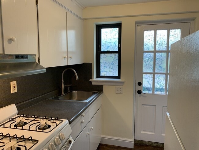 Photo - 140 Church St Unidad B