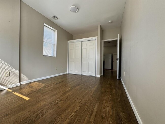 Building Photo - 4206 Smith Ave Unit 1