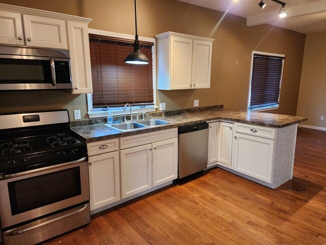 Photo - 15 1st Ave Unit Rear Apartment