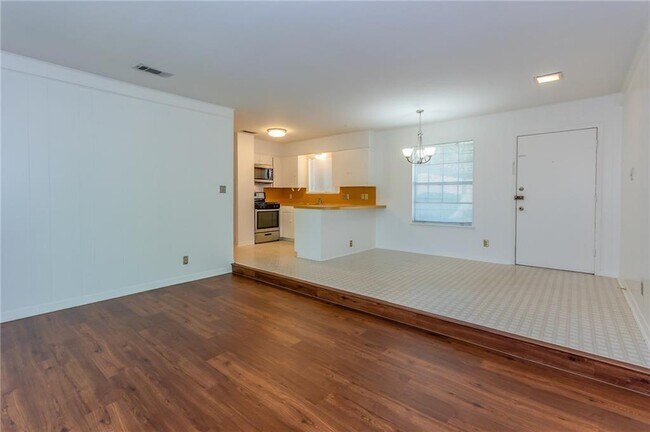Photo - 2502 Trailside Dr