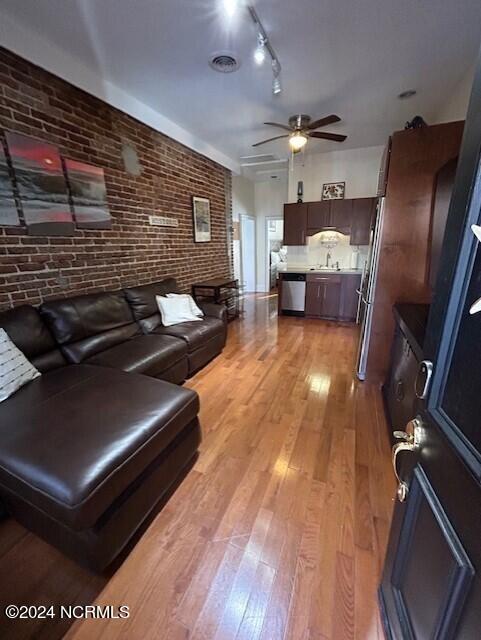 Photo - 114 Princess St Unit B