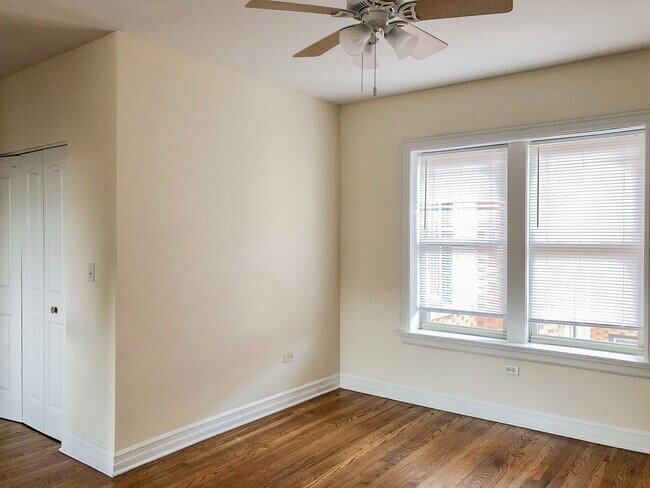 Photo - 3820 N Sheffield Ave