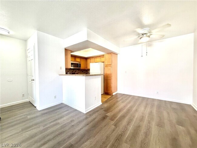 Photo - 1455 E Katie Ave Unidad D23