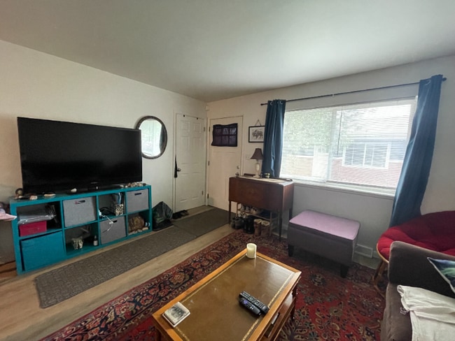 Photo - 4021 Goodell Ln Unit 6