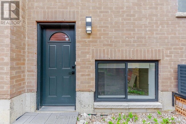 Photo - 146 Pitt Ave