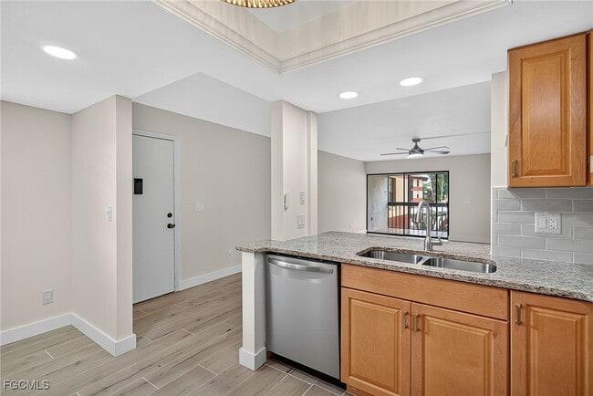 Building Photo - 6136 Whiskey Creek Dr Unit 518