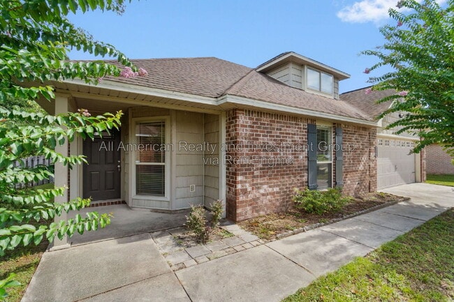 Photo - 2271 Lewis St
