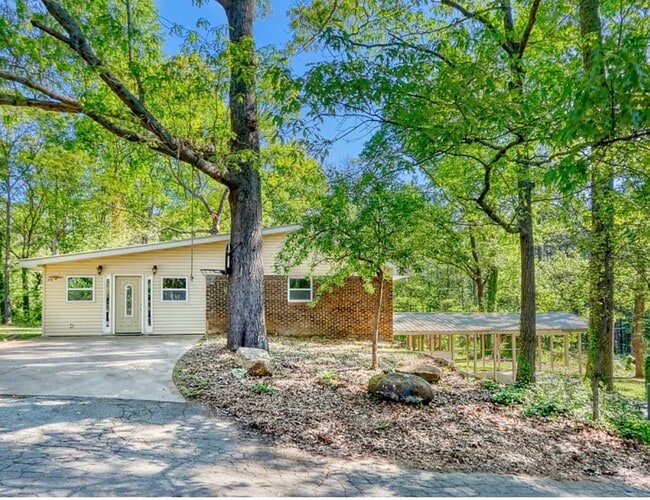Photo - 6038 Old Bascomb Rd House