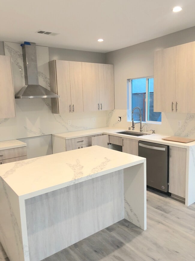 Photo - 1348 Carmona Ave Unit 1