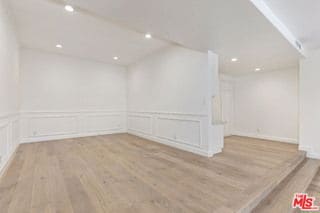 Photo - 133 S Oakhurst Dr