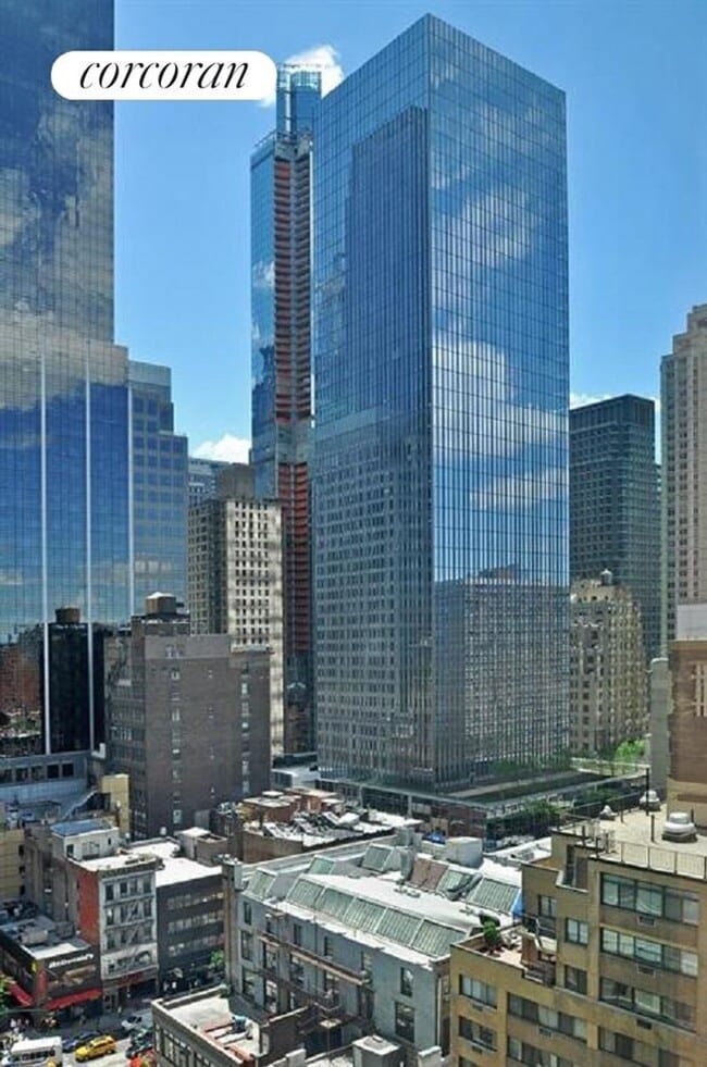Photo - 322 W 57th St