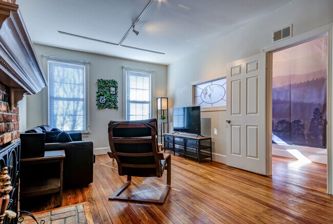 Photo - 1435 Powhatan St Unit ID1014213P