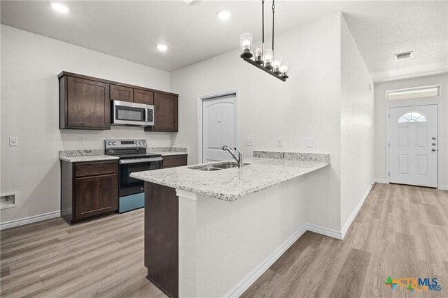 Building Photo - 126 Leon Ln