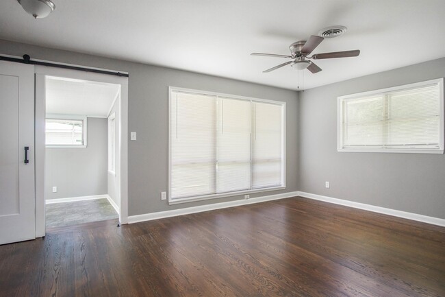Photo - 1005 Woodbine Rd