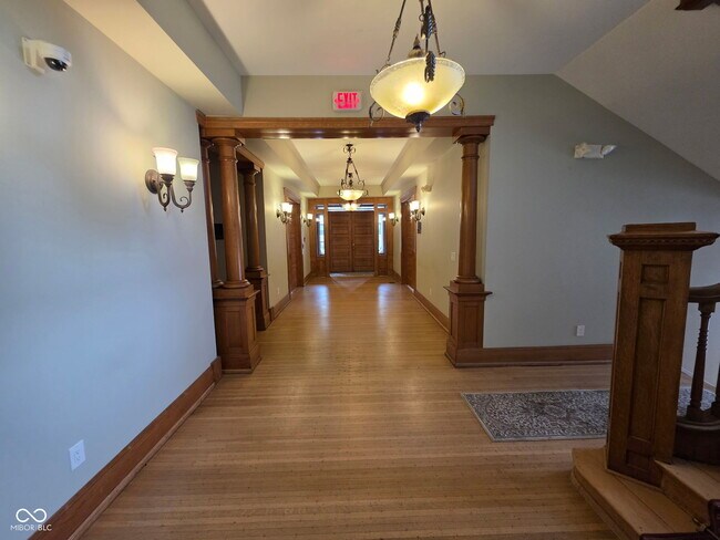 Photo - 2105 N Meridian St Unit 301